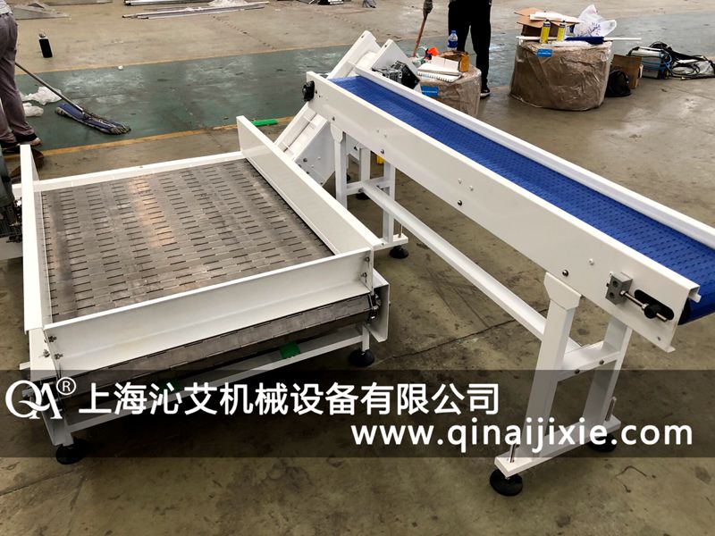 板鏈輸送機上面輸送帶的使用細節有哪些